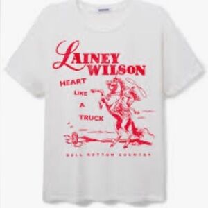 DayDreamer Lainey Wilson Graphic White T-Shirt NWOT